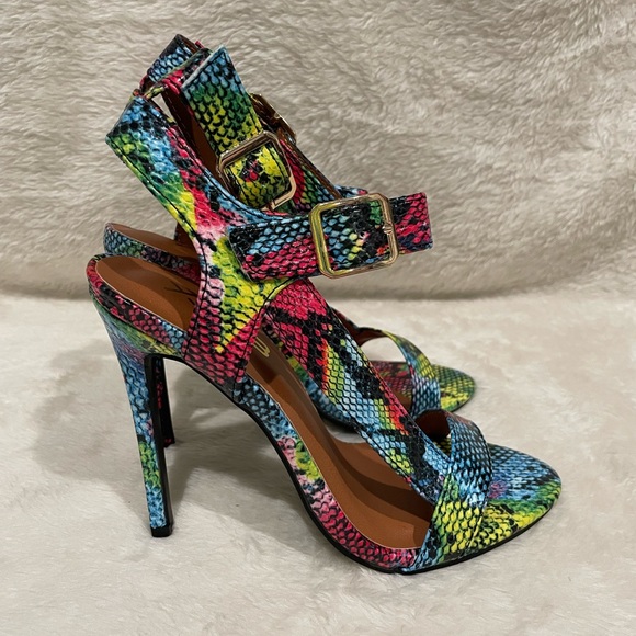 X2B colorful snakeskin double strap stiletto heels gold hardware hot pink - Picture 9 of 10